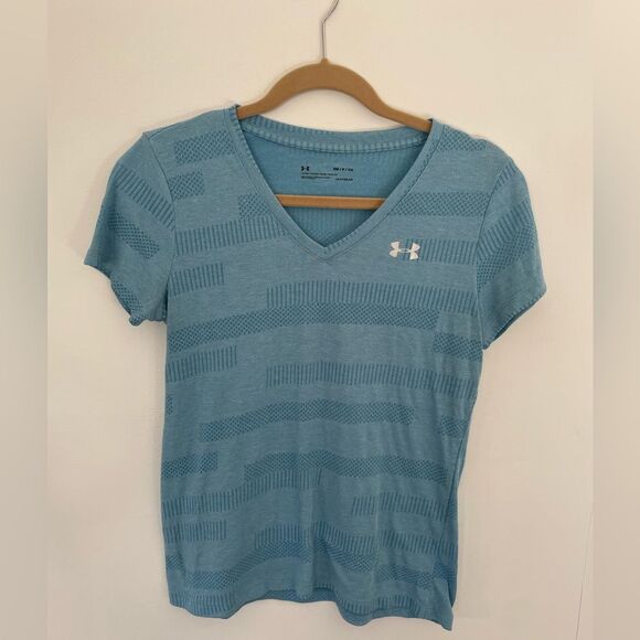 Under armor heat gear top loose size small - Picture 1 of 3